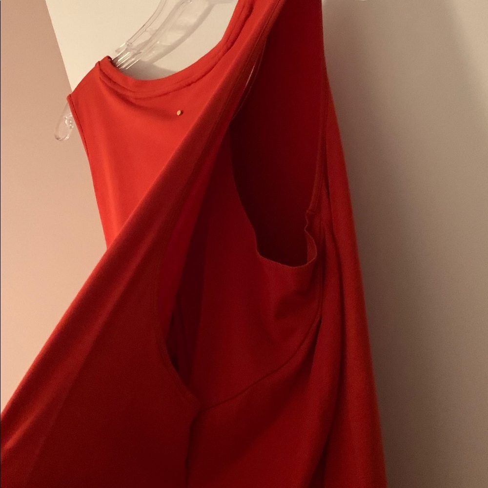 Cuyana Sleeveless Drape-Back  Dress in red - Picture 5 of 14